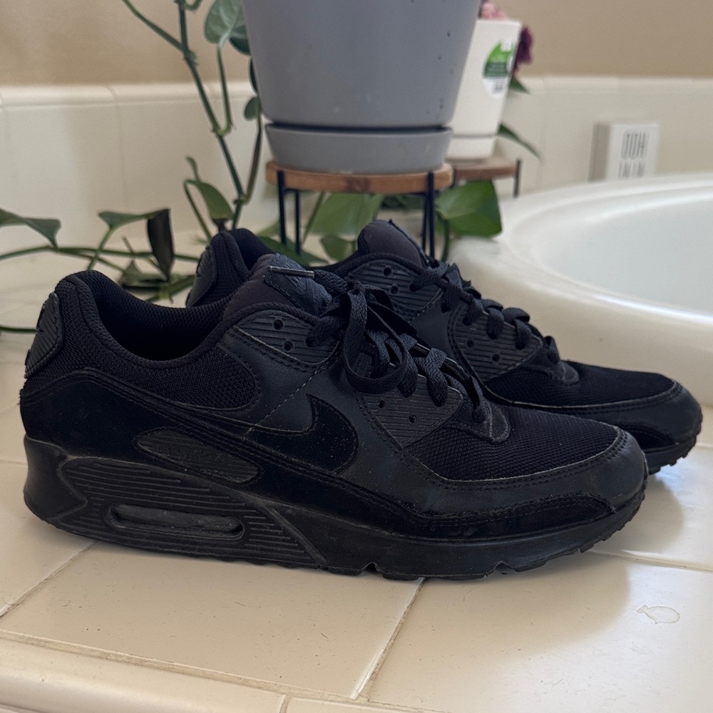 Nike Men's Air Max 90
